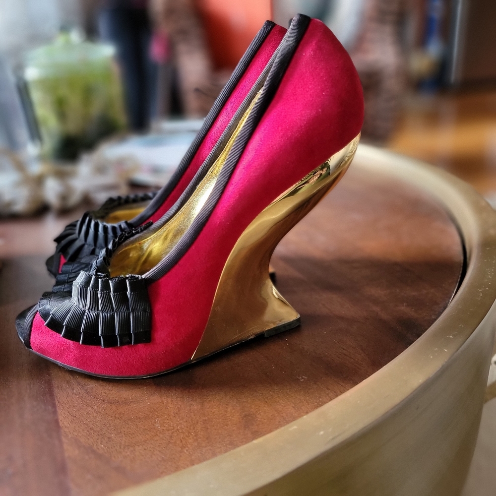 Red & Gold Aussie Designer Wedge Pump Heels - Picture 5 of 7